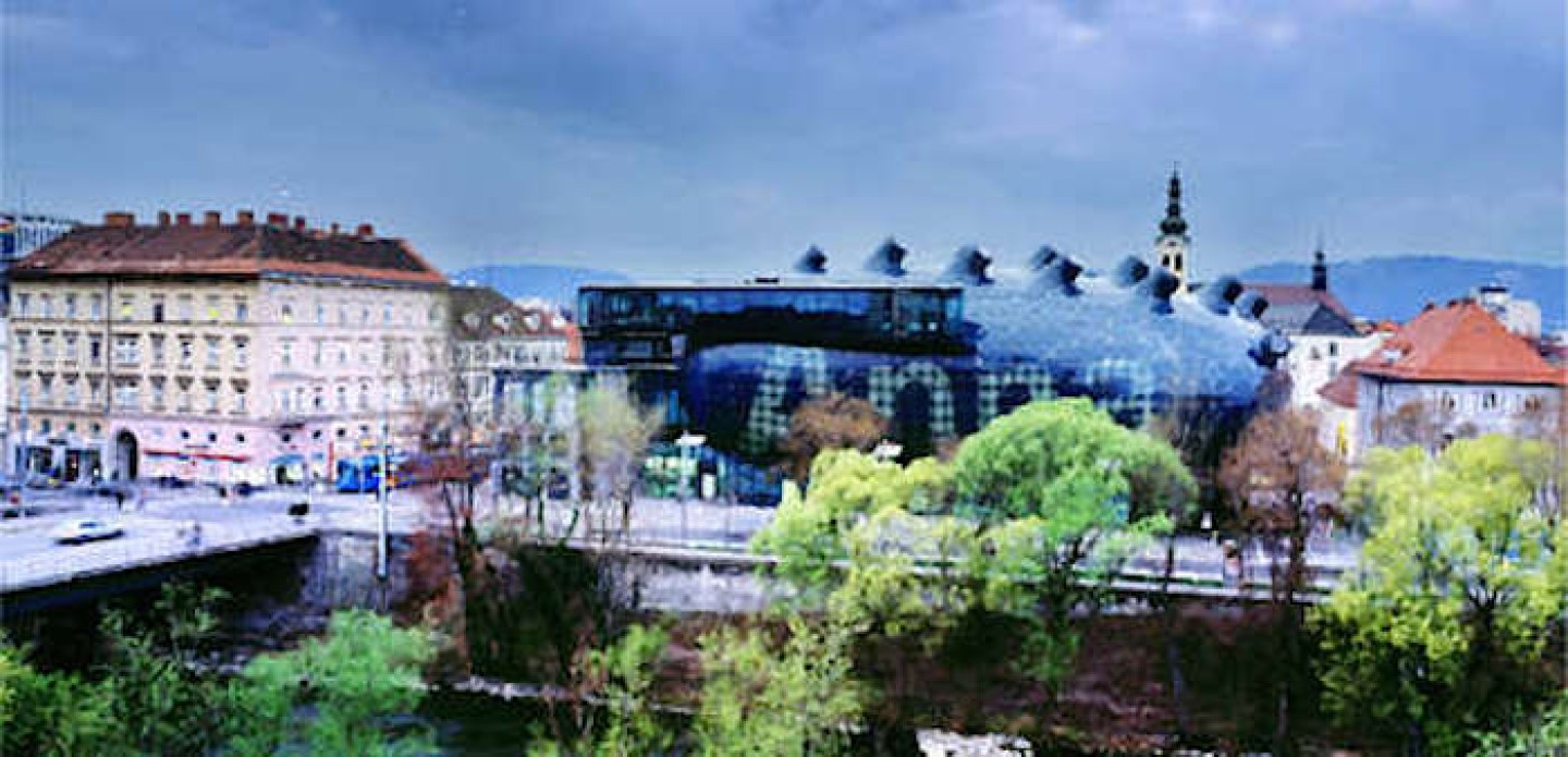 Kunsthausfassade Graz mit BIX Projekt von K. Pröpster